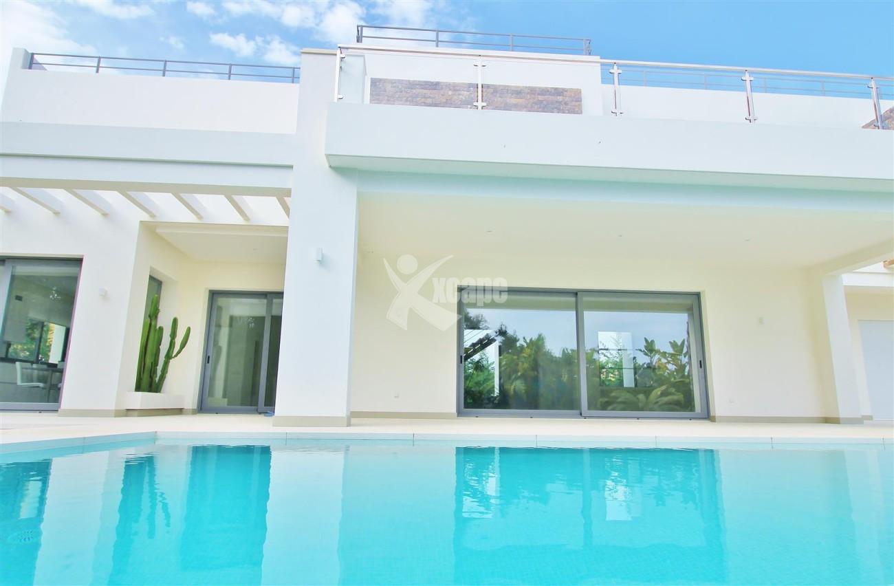 Contemporary Beachside Villa for sale Marbella Spain  (4) (Large)