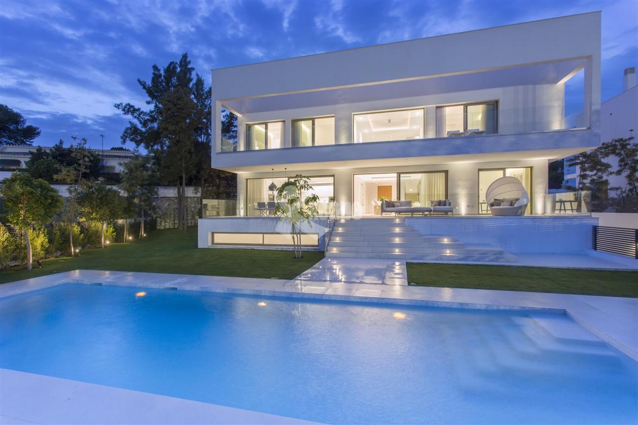 Contemporary Villas for Sale Marbella Estepona Spain (14) (Large)