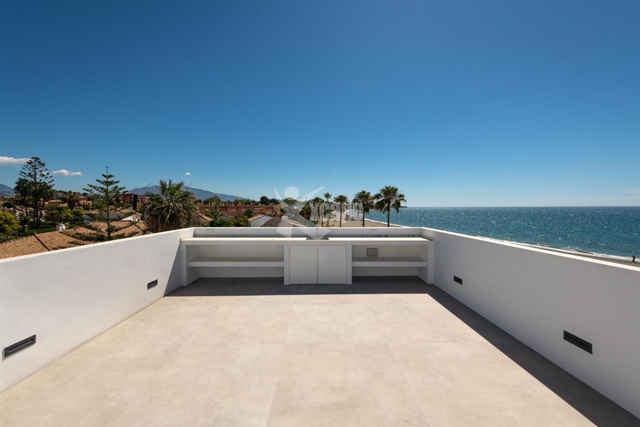 Beachfront villa for sale Estepona (11) (Large)