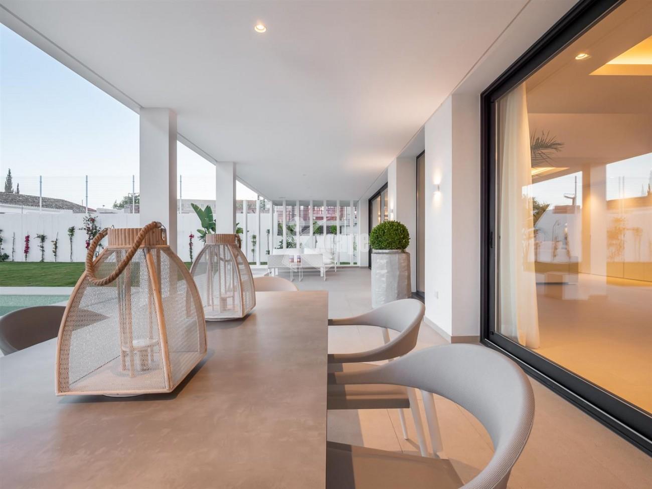 Luxury Contemporary Villa for sale Estepona Spain (105) (Large)