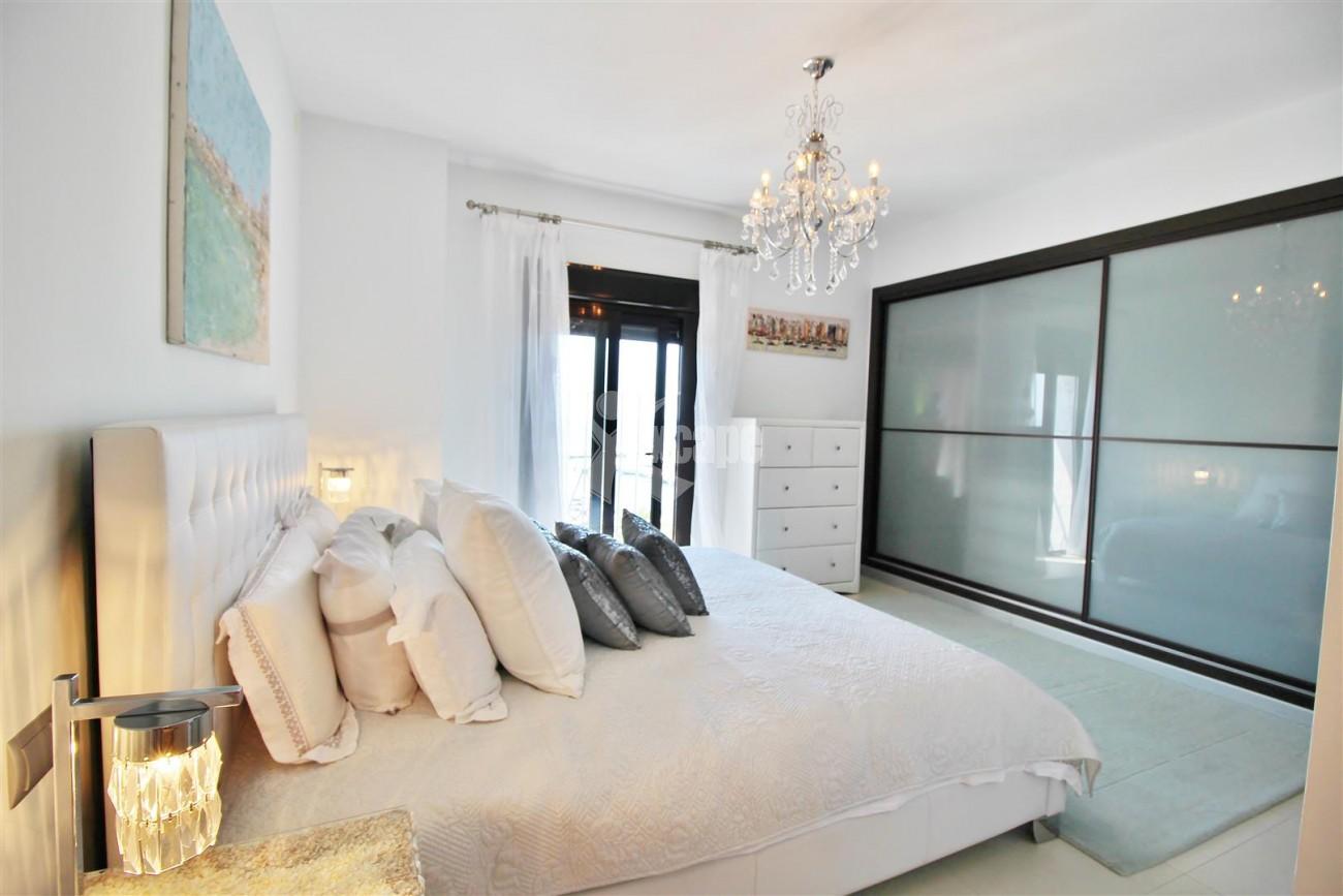 Luxury Modern Style Apartment for sale Puerto Banus Marbella Spain (17) (Large)