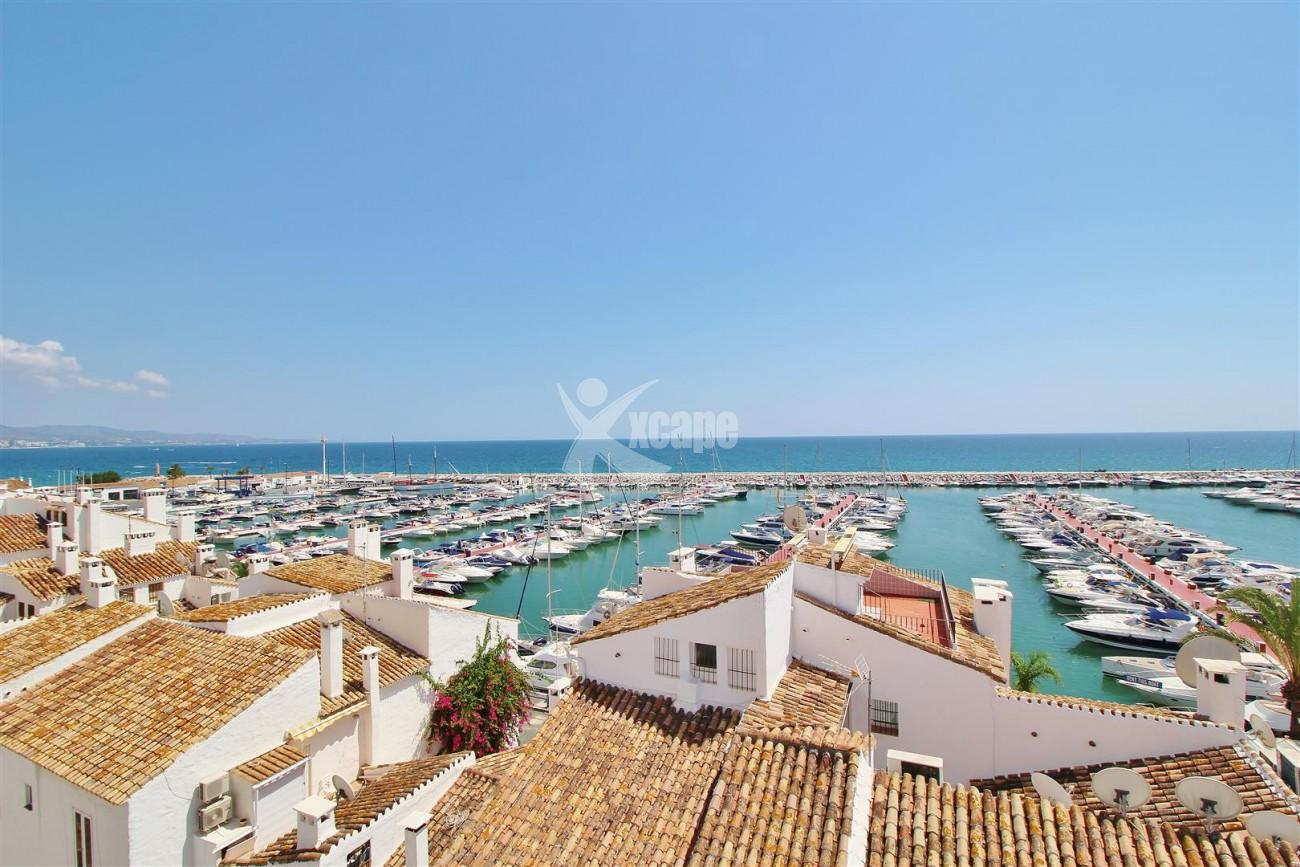 Luxury Modern Style Apartment for sale Puerto Banus Marbella Spain (28) (Large)