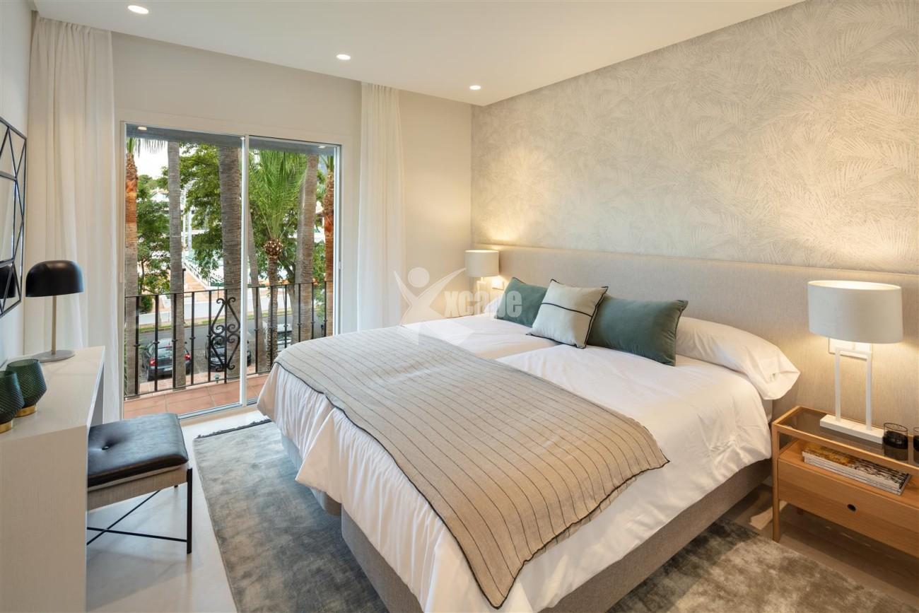 Exclusive Beachside Marbella Golden Mile Apartment (16) (Large)