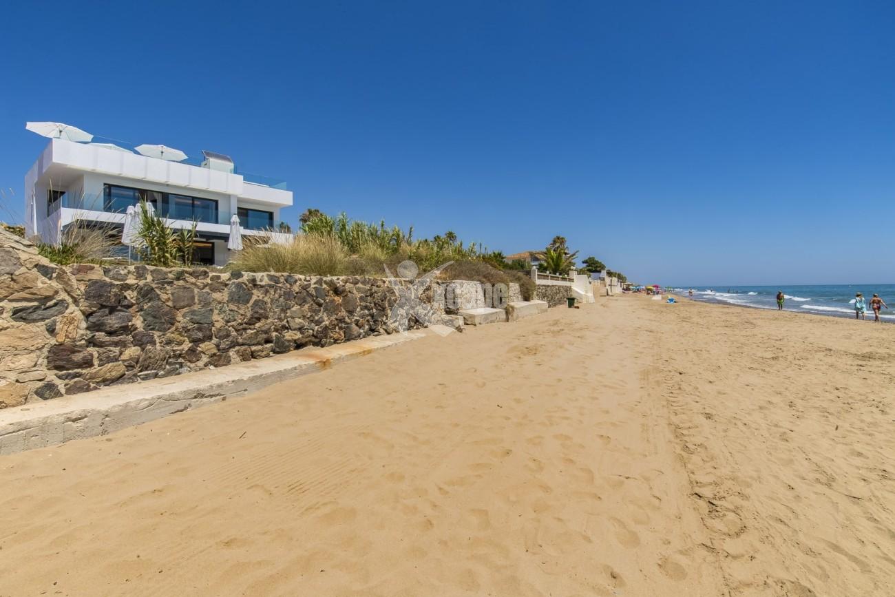 Beachfront Villa for sale Marbella (41)