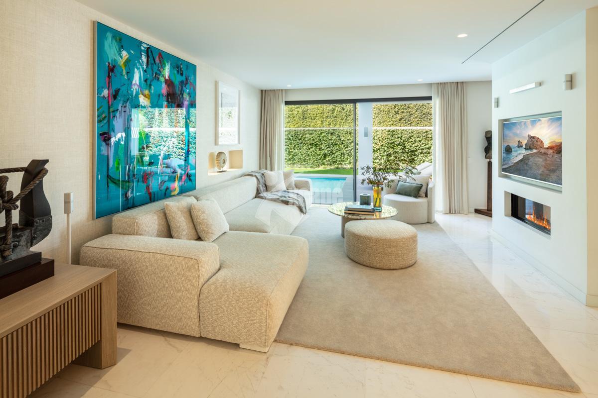 New Modern Villa near Golf Marbella (14)